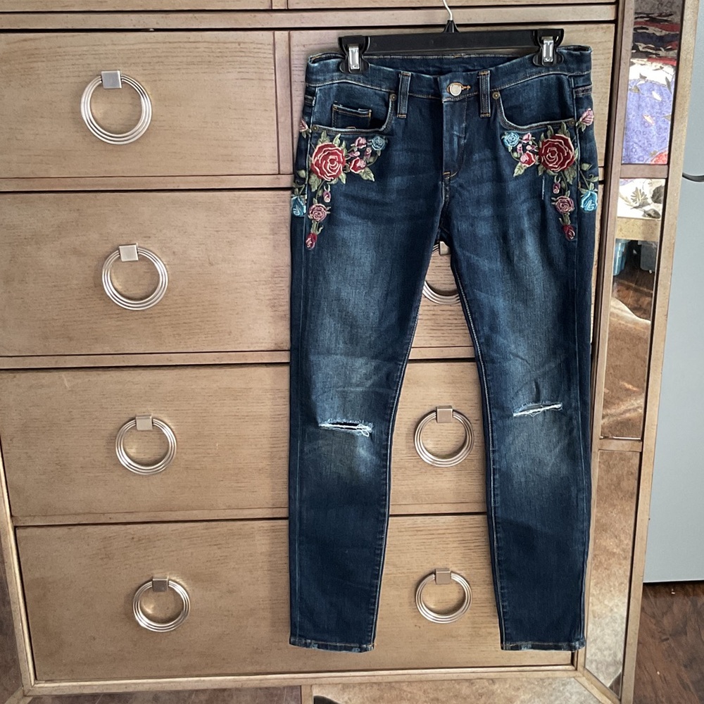 Embroidered Floral Blue Jeans; size 27